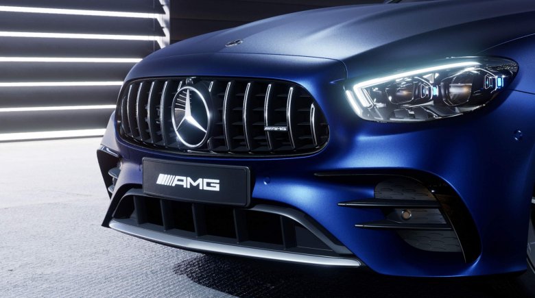 Ειδική επένδυση ψυγείου AMG σε σχήμα A