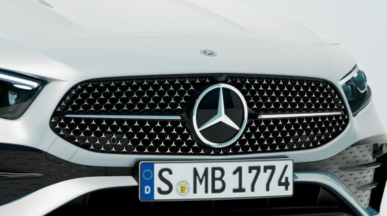 Μάσκα με μοτίβο αστεριών Mercedes-Benz και καπό κινητήρα με power dome