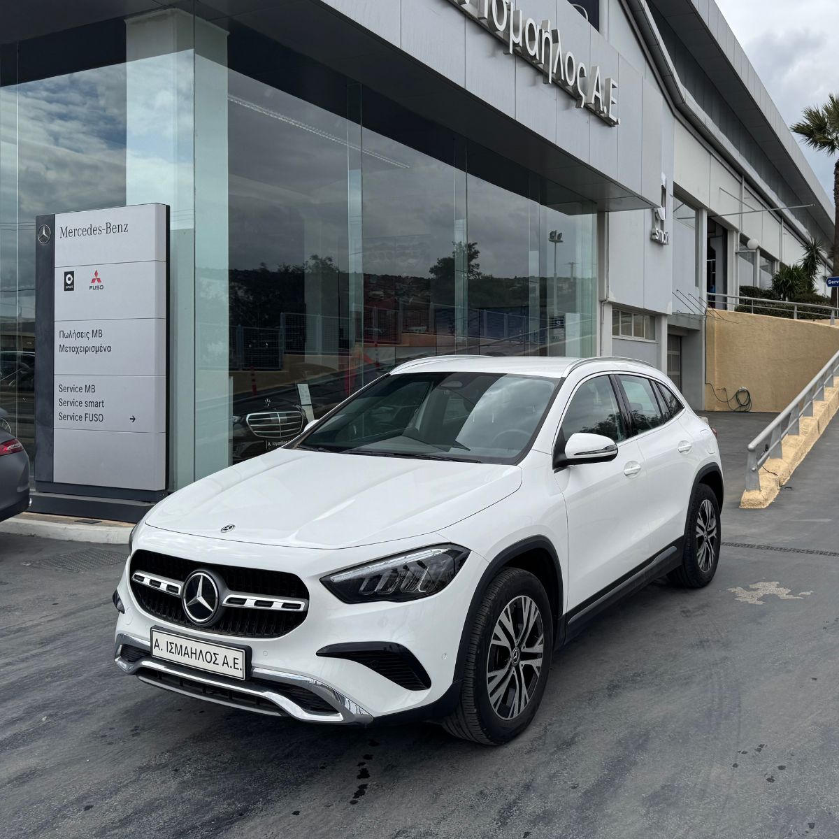Mercedes Benz GLA 200 Progressive 1.3lt 163hp